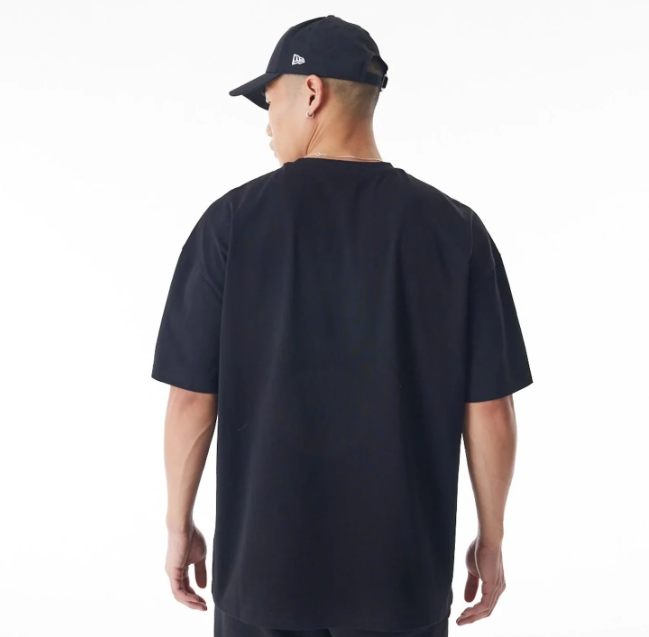 T-SHIRT NEW ERA OVERSIZED BLACK