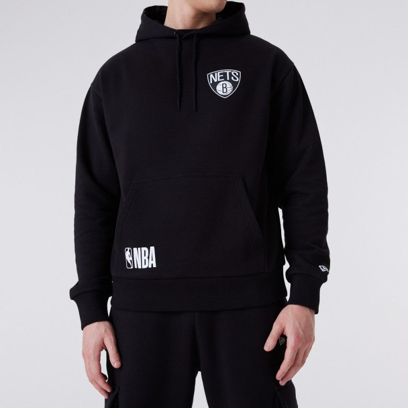 SWEAT NEW ERA HALF LOGO OVERSIZED BROOKLYN NETS