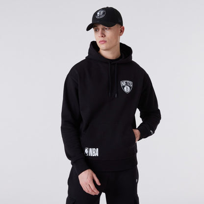 SWEAT NEW ERA HALF LOGO OVERSIZED BROOKLYN NETS